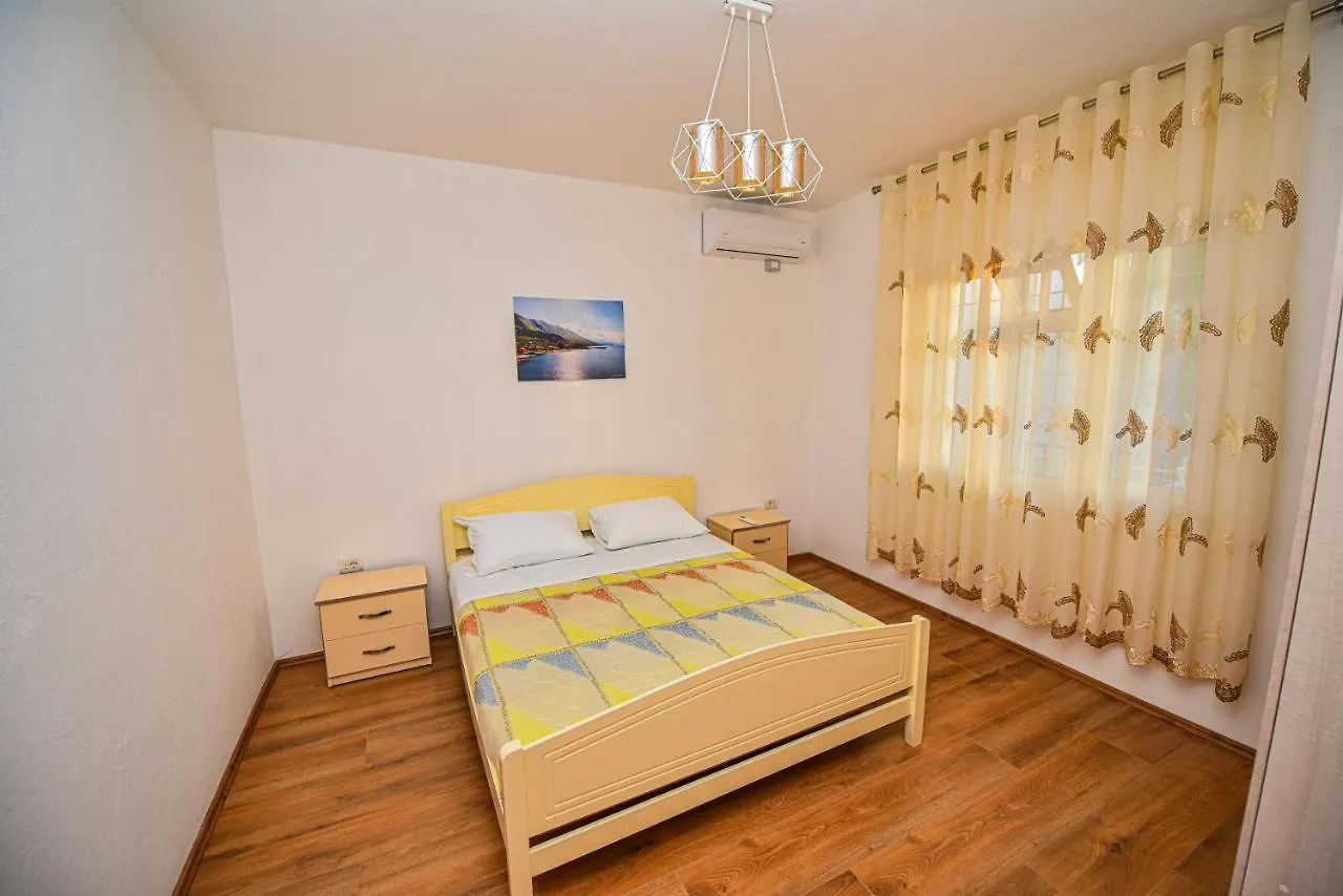Villa Alba Shkodra 0*,  Albánia